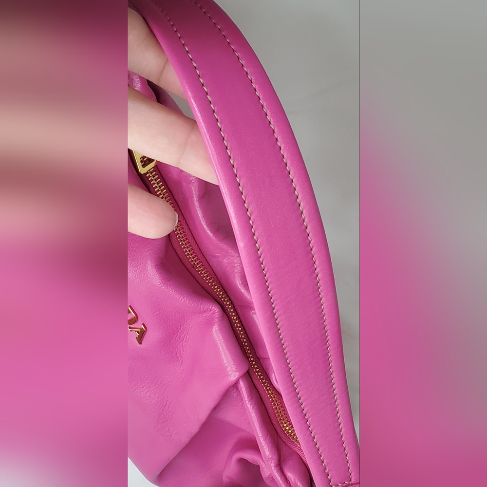 🔥HostPick🔥NWOT PRADA Milano Vibrant Pink Leather Shoulder Bag Gold Hardware - Picture 13 of 16